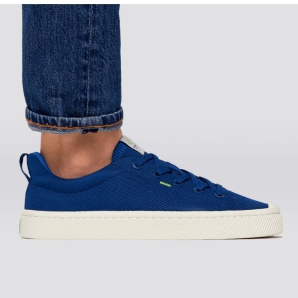 Cariuma Pantone OCA Low Womens Size 8 Men’s 6.5 Blue Sneakers Shoes NIB